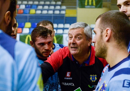Víctor García "Pillo": “En Cangas se respira balonmano por los cuatro costados”