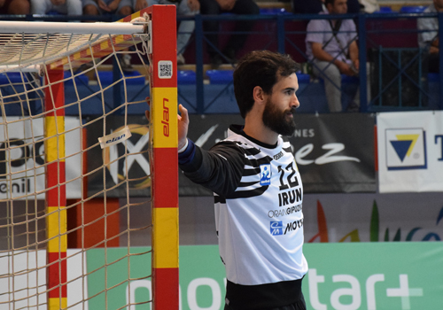 El capitán Asier Zubiria se despide del balonmano