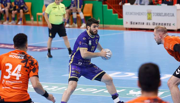 Cangas fuerza un último baile de infarto en la Liga Plenitude