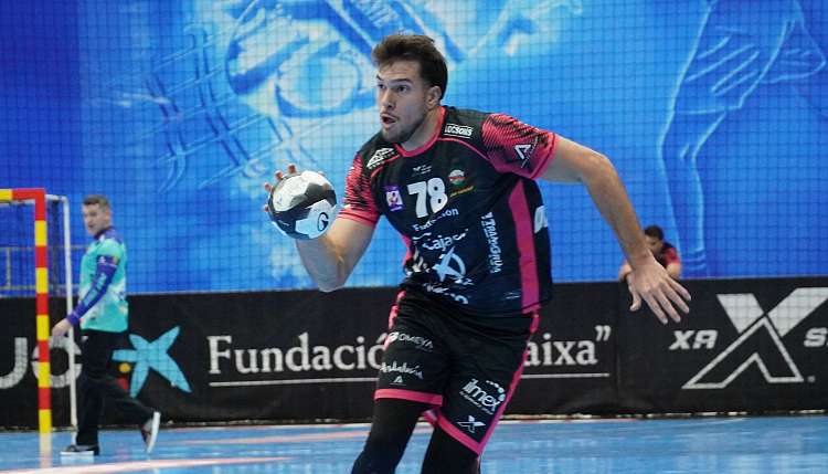 La lucha por la permanencia abre el espectáculo de la jornada 21