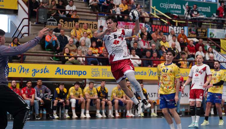 Dicorpebal Logroño mantiene el segundo puesto, con Fraikin BM. Granollers al acecho; BM. Caserío Ciudad Real se lleva el duelo directo por la permanencia