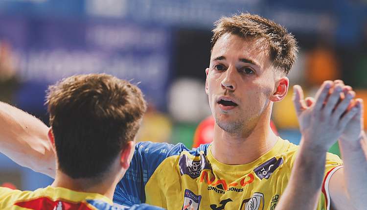 BM. Caserío Ciudad Real y un debut en la élite ASOBAL entre fundamentos deportivos y el valor del Quijote Arena